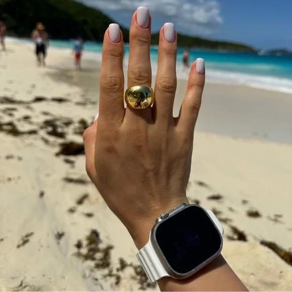 New Gold Chunky Ring Exaggerated - Picture 1 of 7